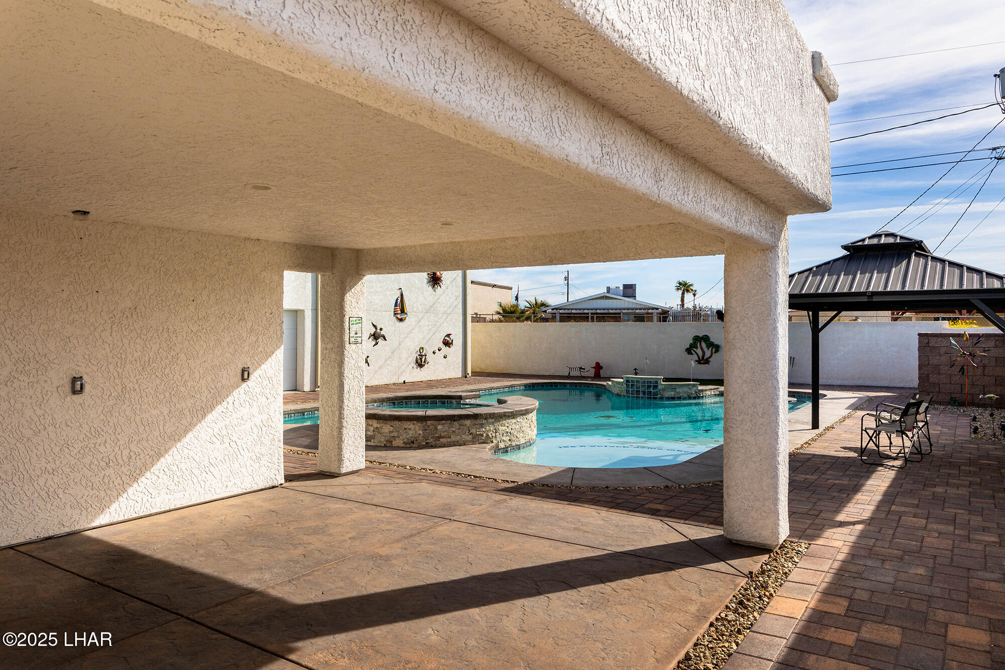 1660 Topaz Dr