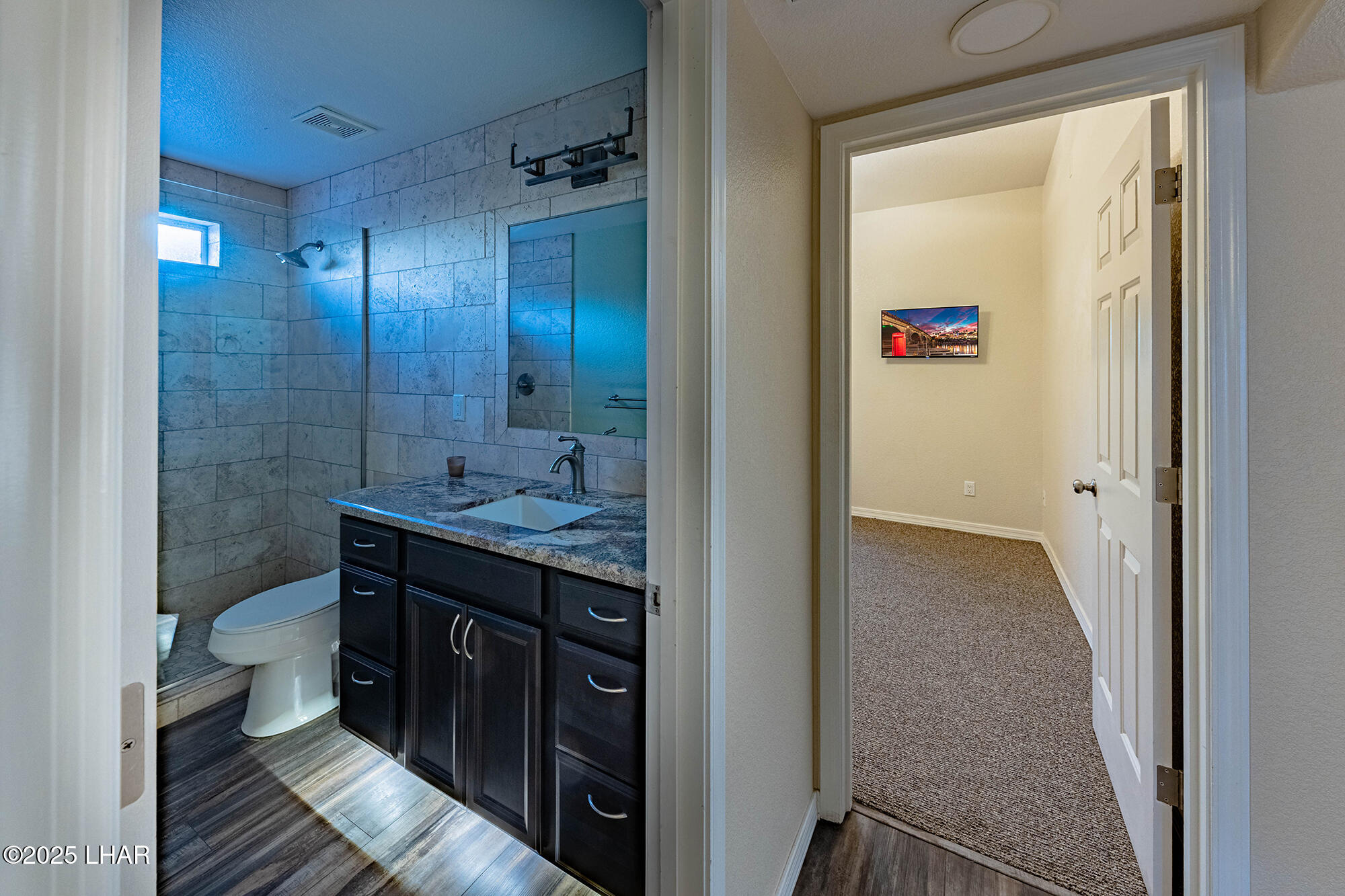 1660 Topaz Dr