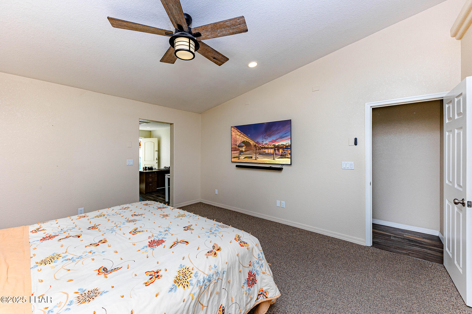 1660 Topaz Dr