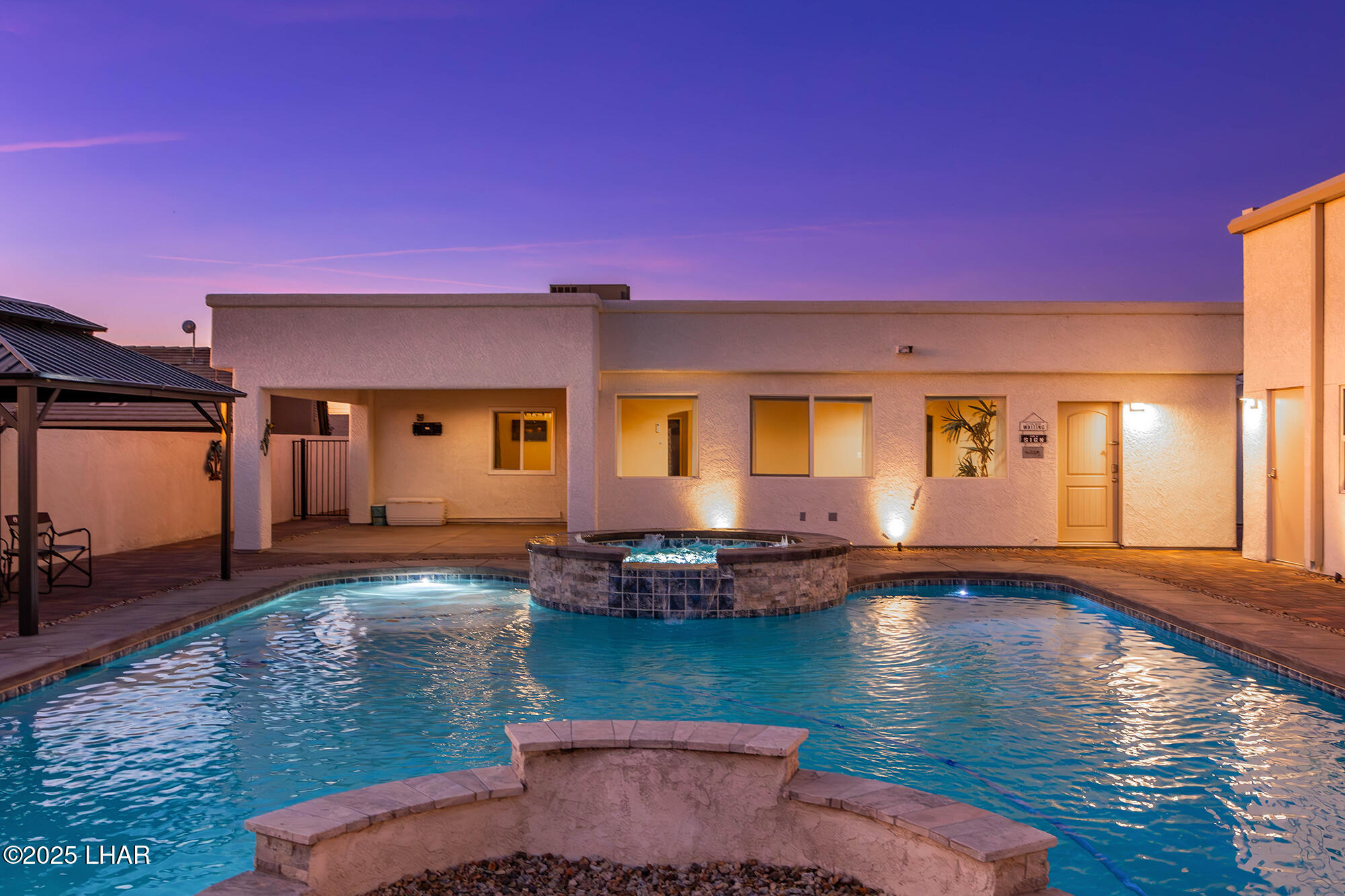 1660 Topaz Dr