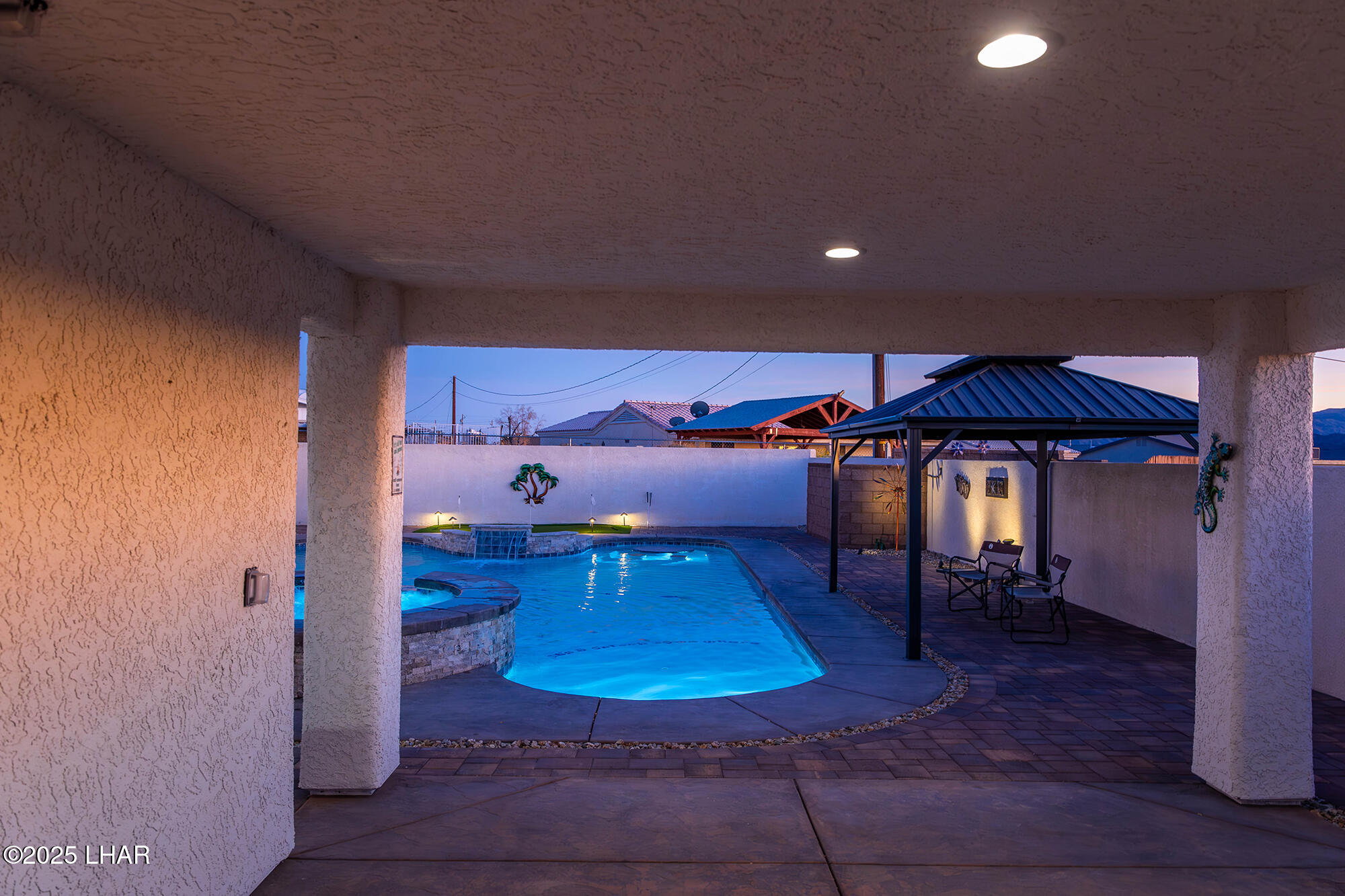 1660 Topaz Dr