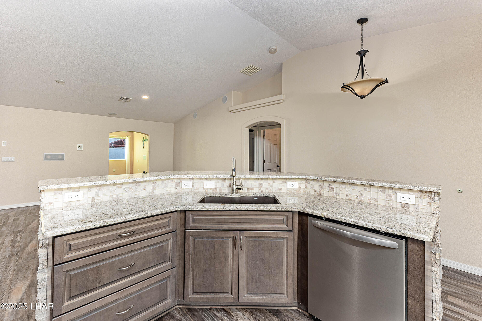 1660 Topaz Dr