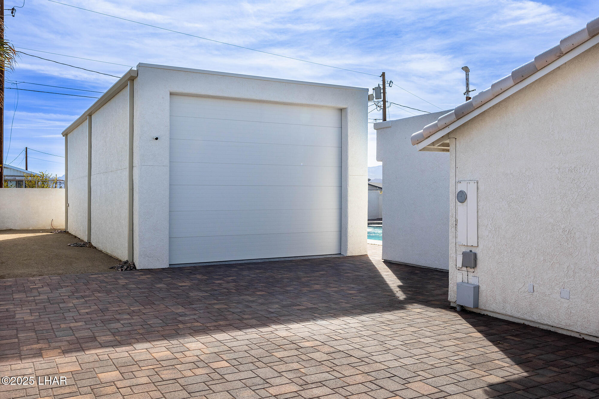 1660 Topaz Dr