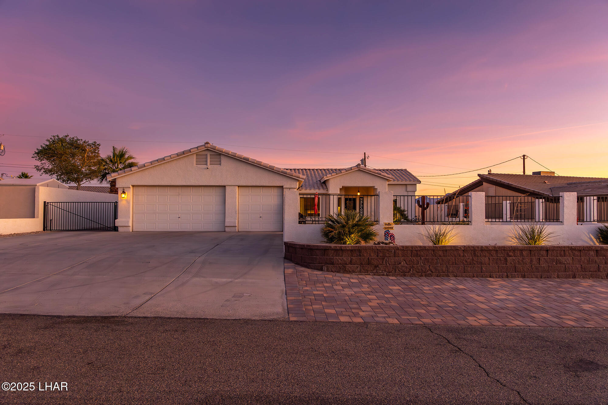 1660 Topaz Dr