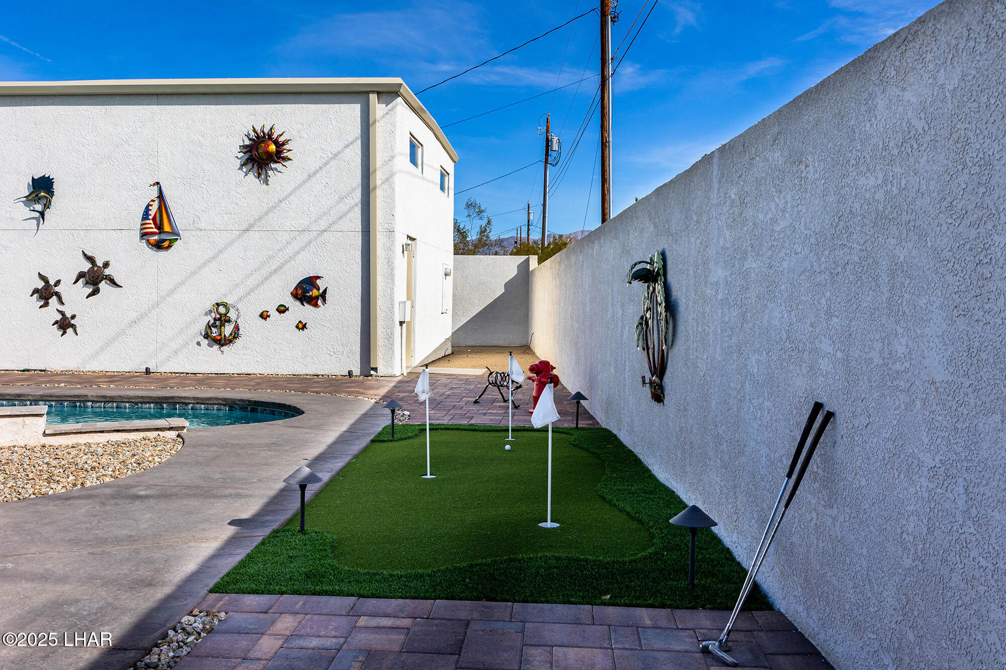1660 Topaz Dr