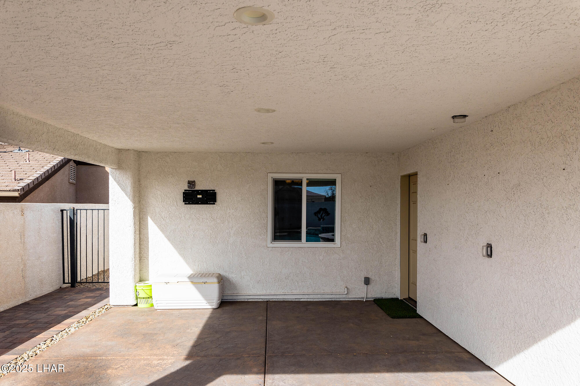 1660 Topaz Dr