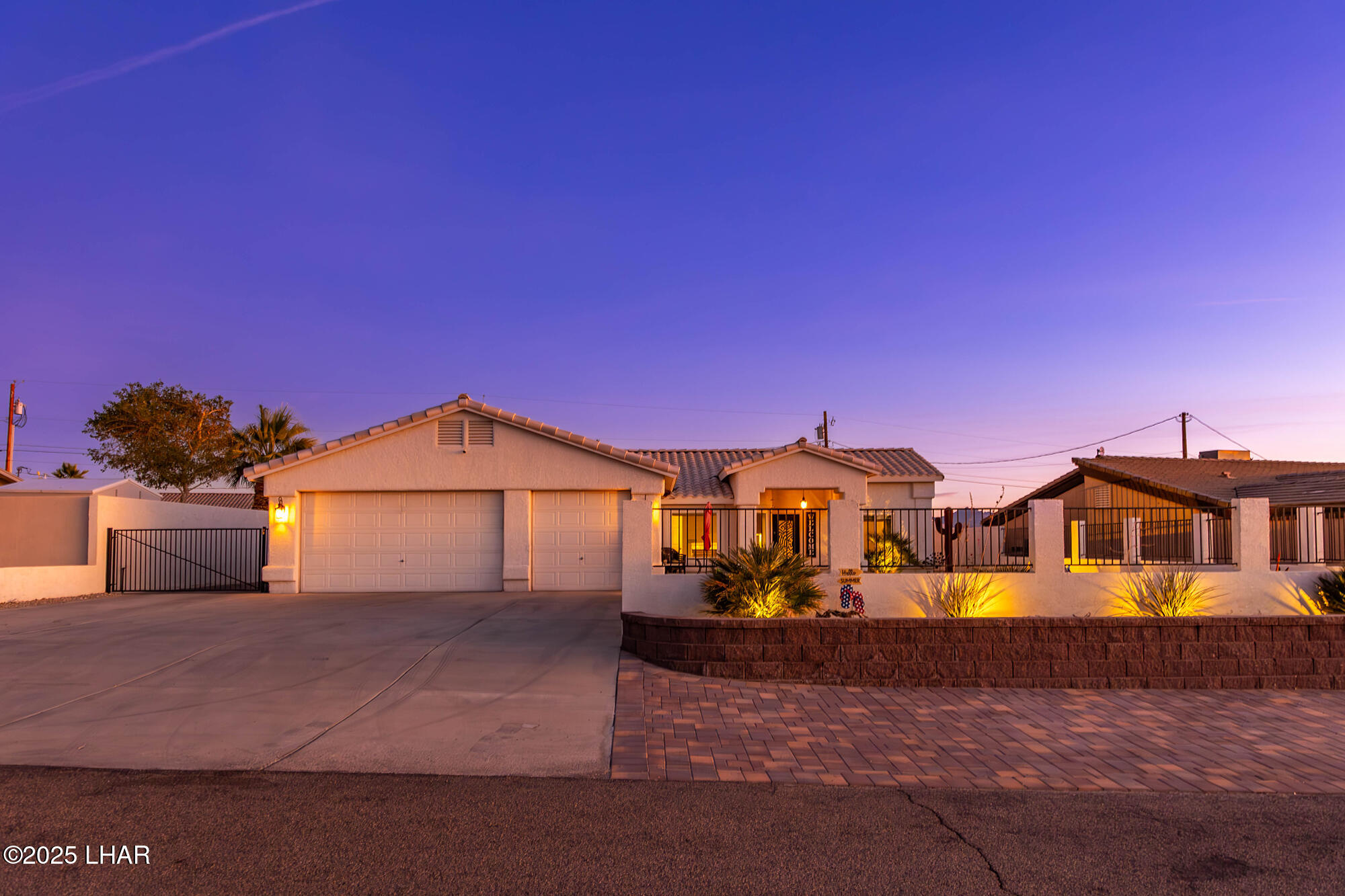 1660 Topaz Dr