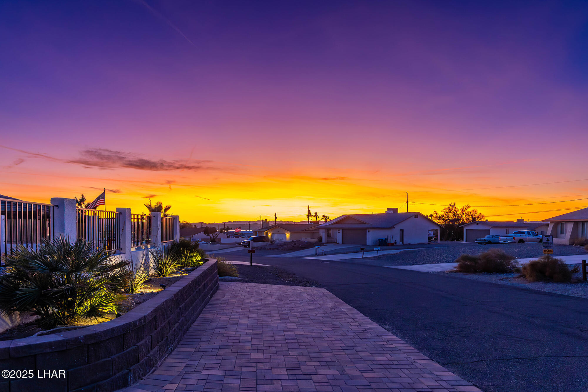1660 Topaz Dr
