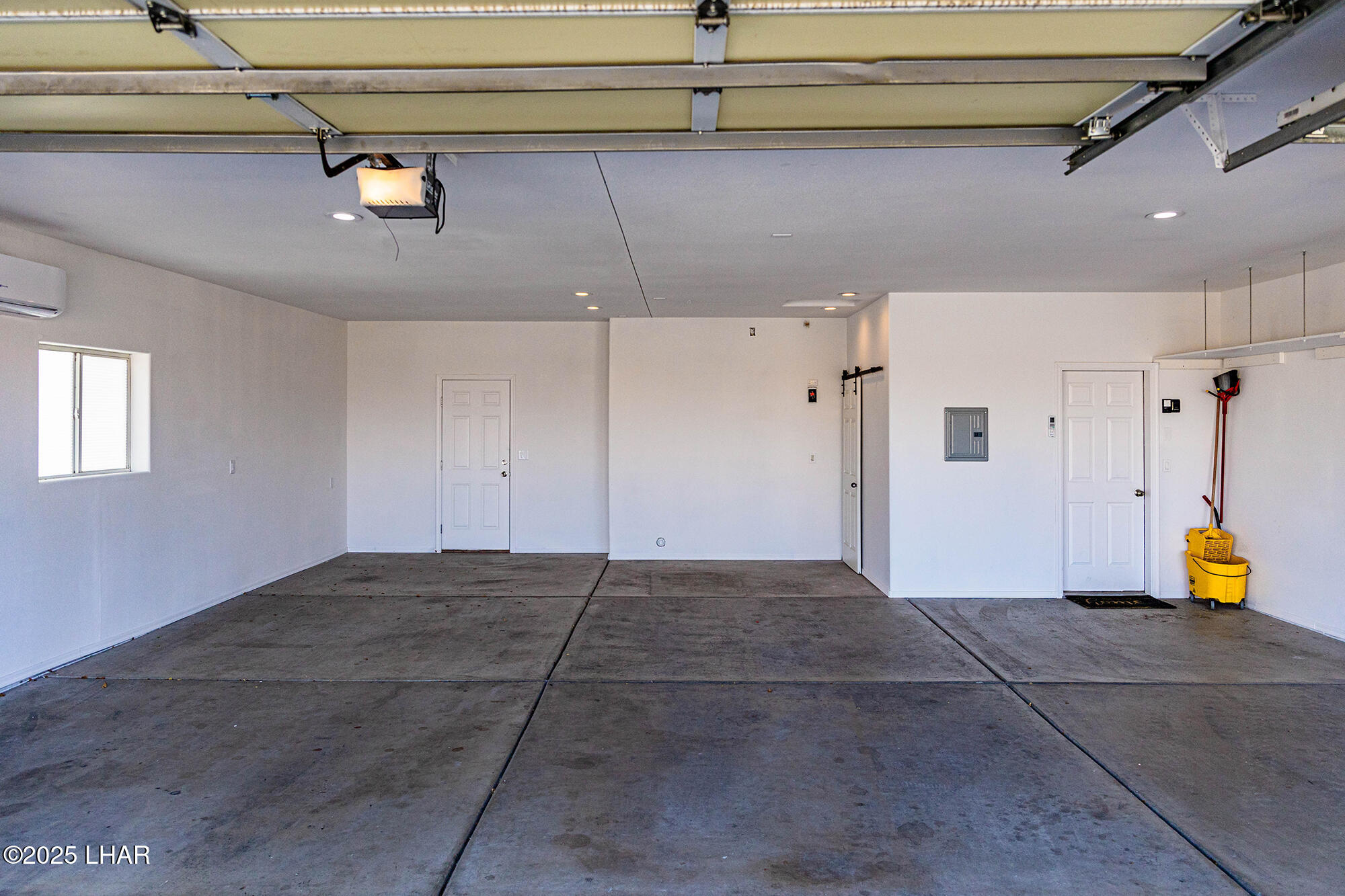 1660 Topaz Dr