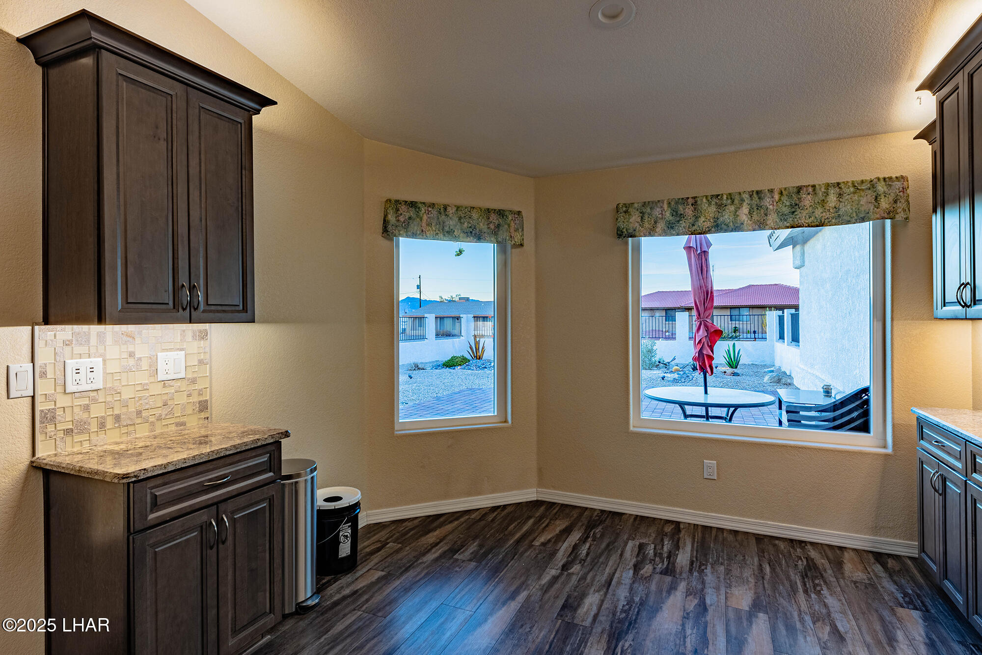1660 Topaz Dr