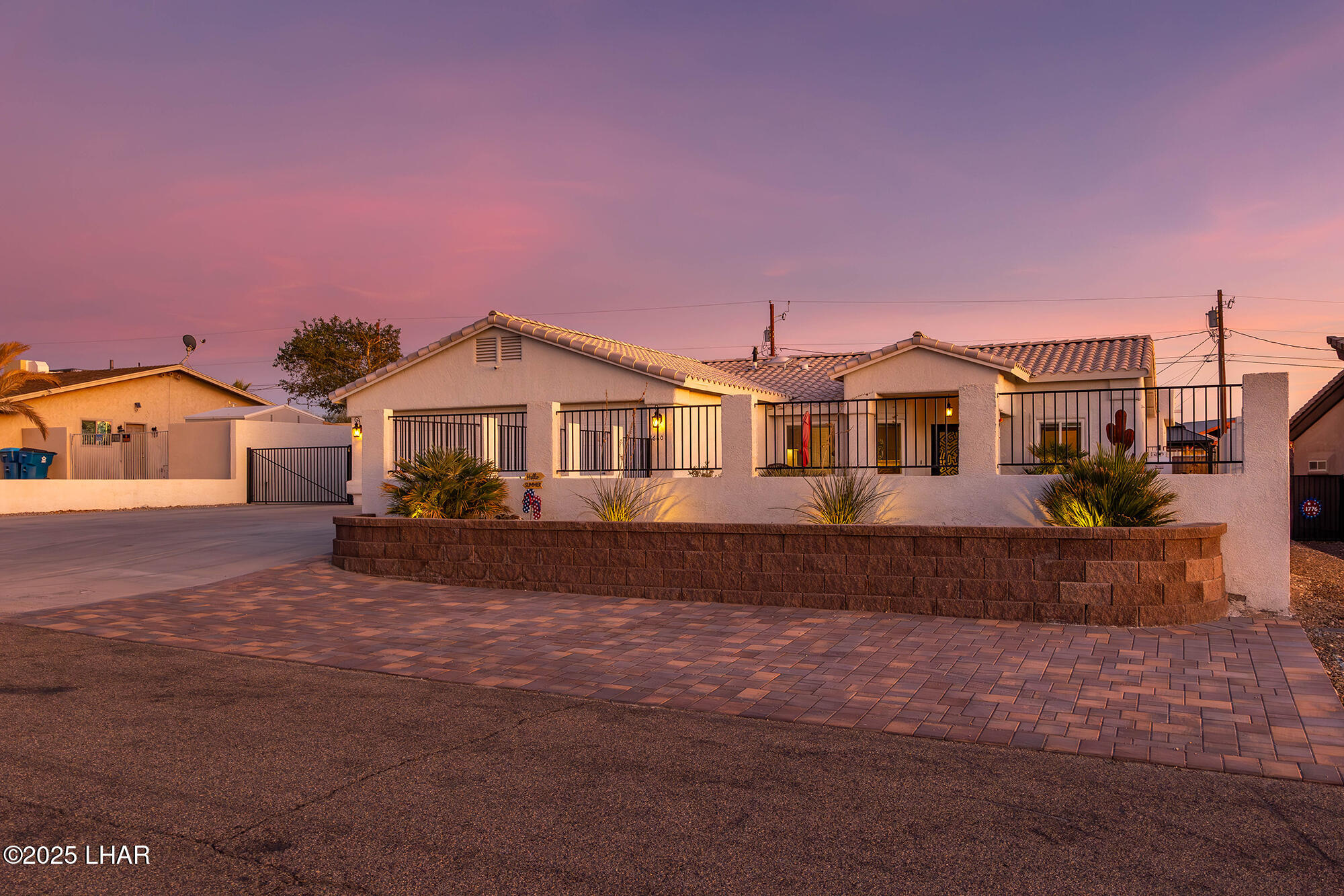 1660 Topaz Dr