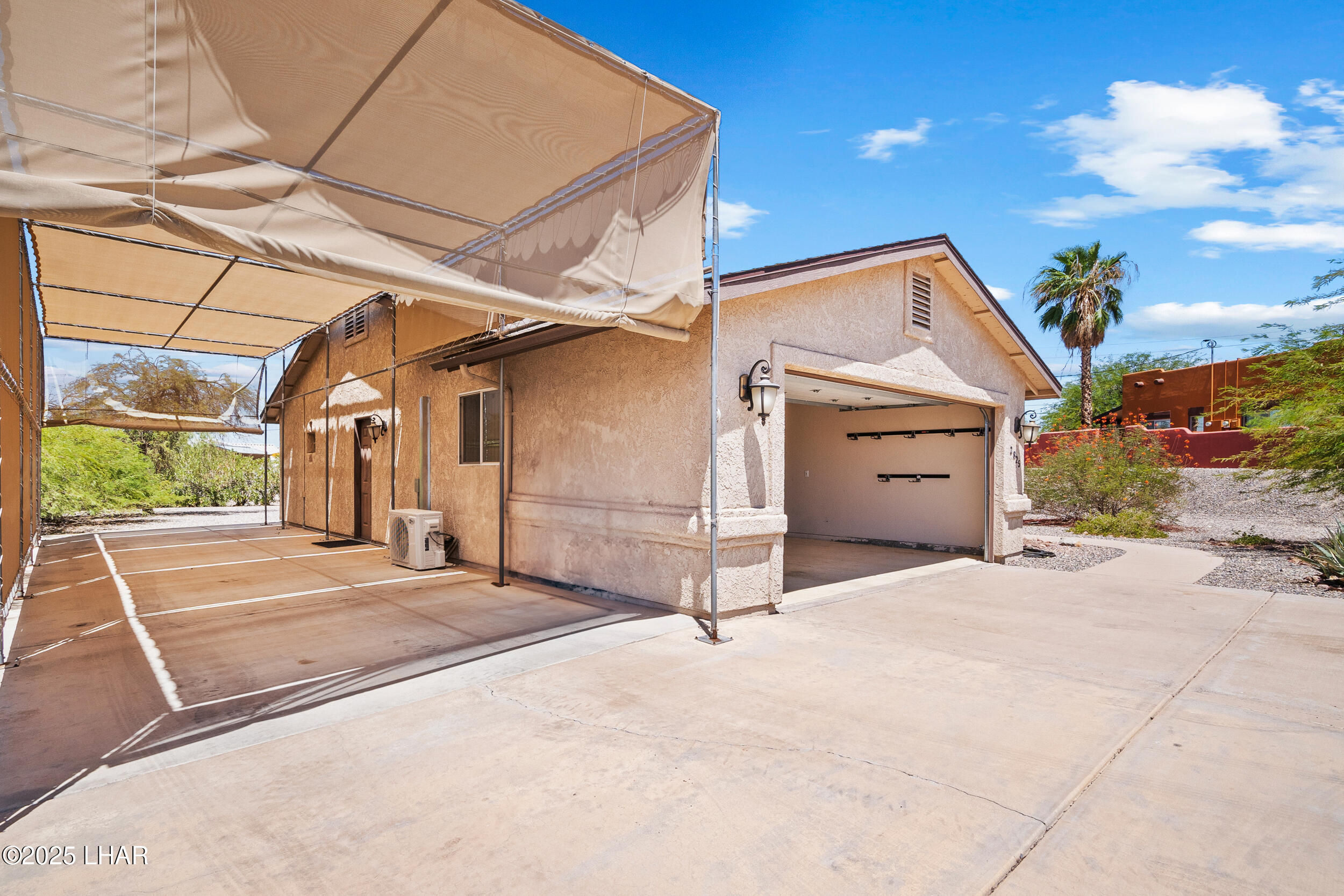 2825 Poseidon Dr