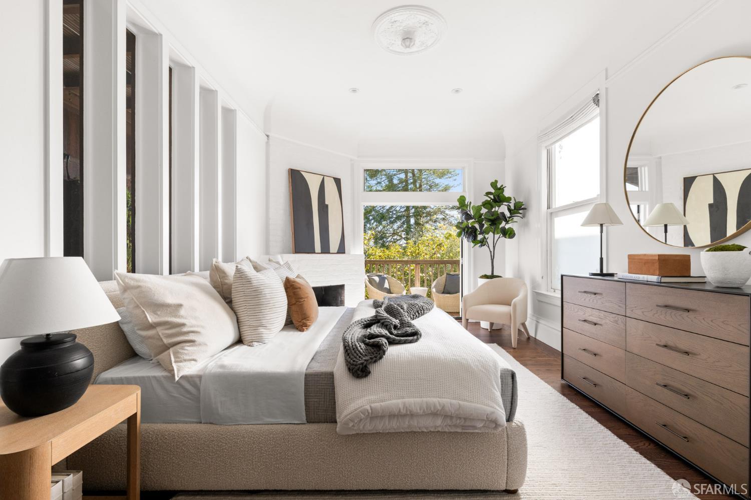 2943 Washington Street