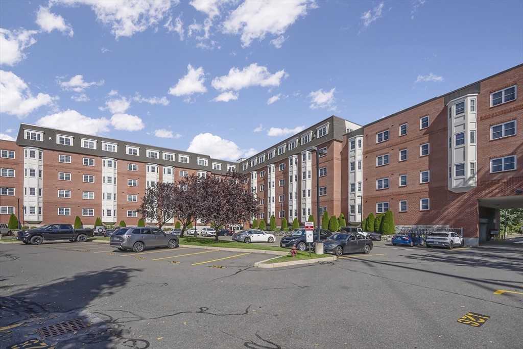 120 Wyllis Ave # 216