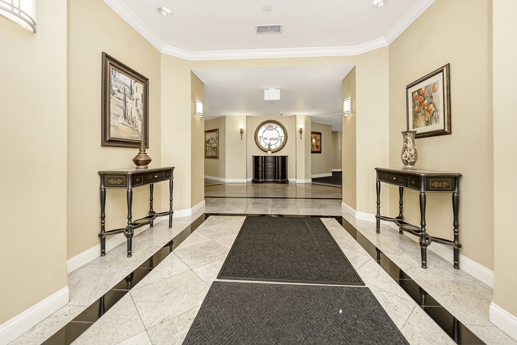 120 Wyllis Ave # 216