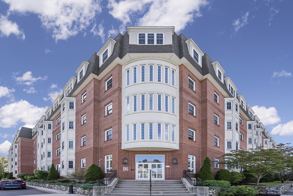120 Wyllis Ave # 216