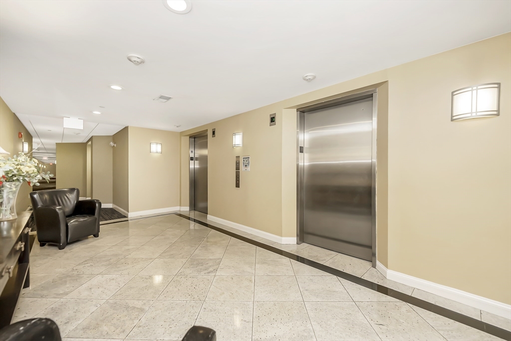120 Wyllis Ave # 216