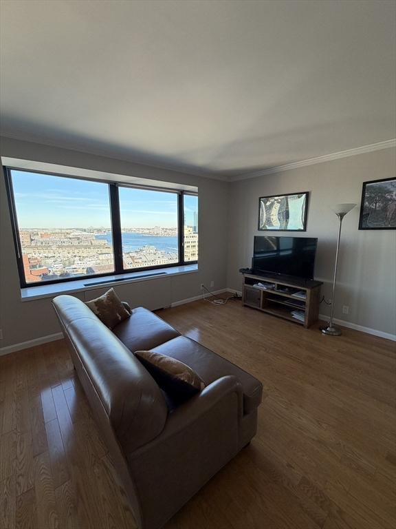 85 East India Row # 17B