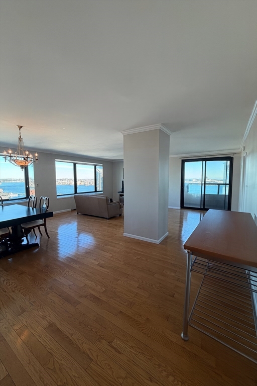 85 East India Row # 17B