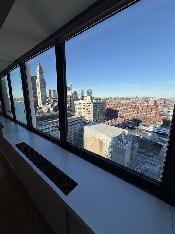 85 East India Row # 17B