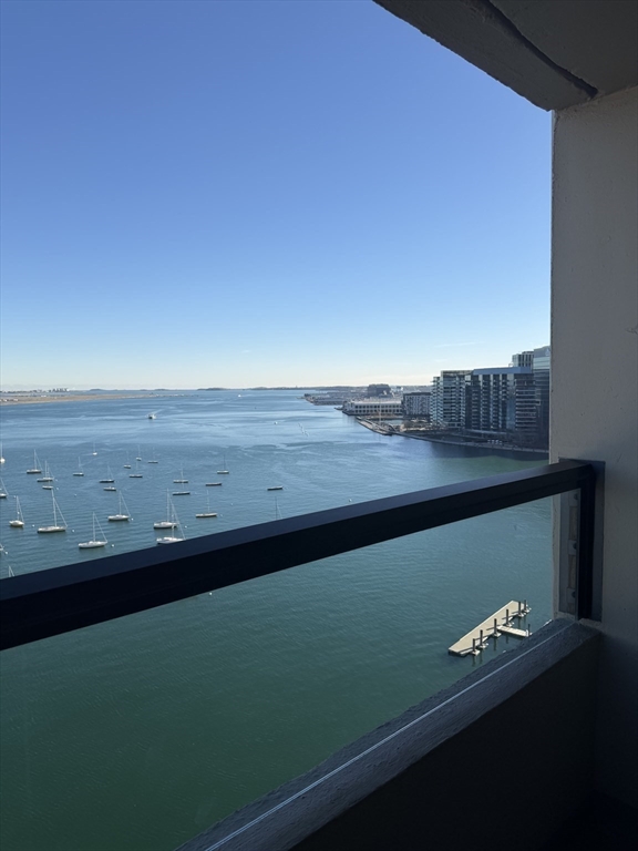 85 East India Row # 17B