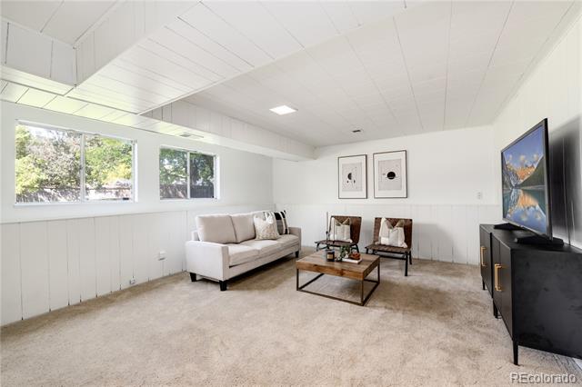 9581 W 75th Place