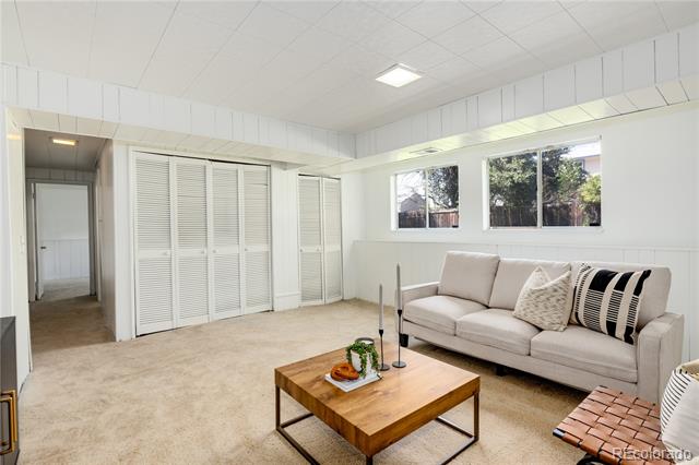 9581 W 75th Place