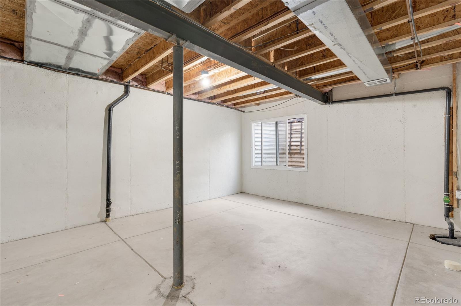 3927 W 118th Place
