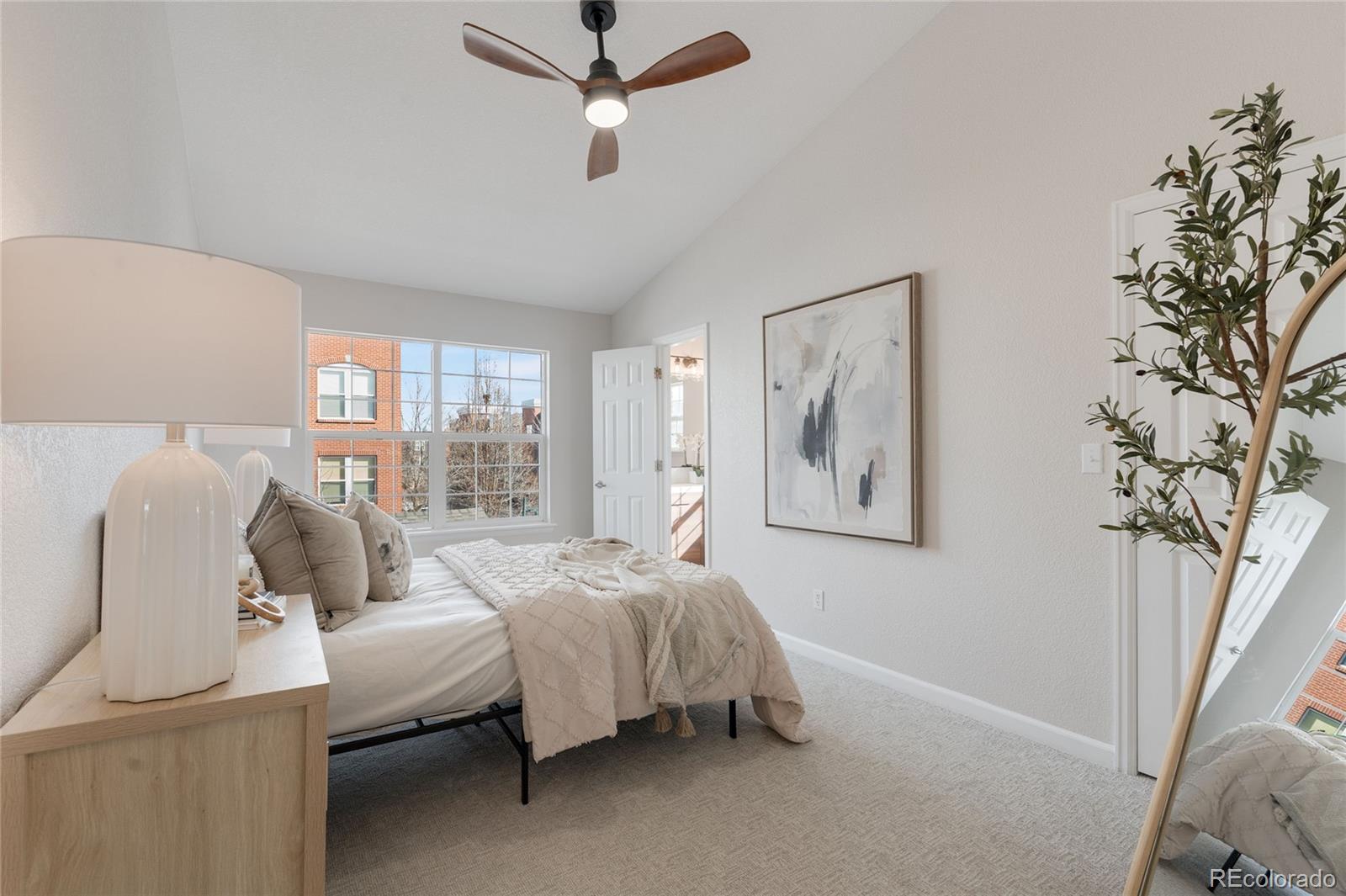 3927 W 118th Place