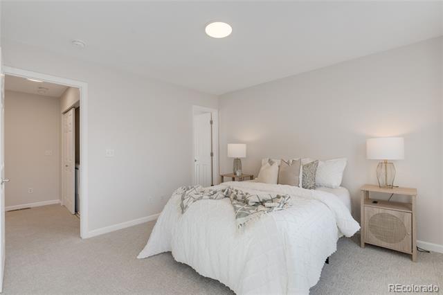 3927 W 118th Place
