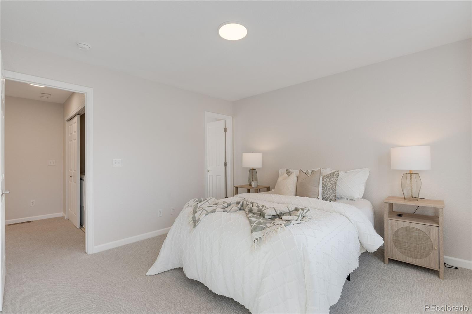 3927 W 118th Place