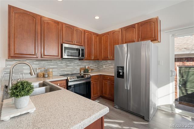3927 W 118th Place