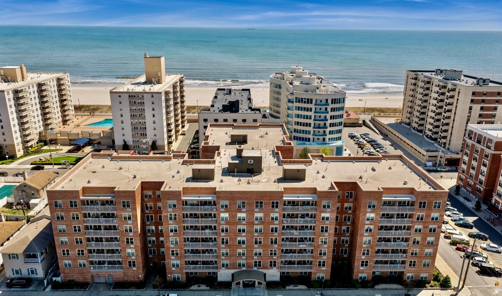 410 E Broadway Unit: 4G