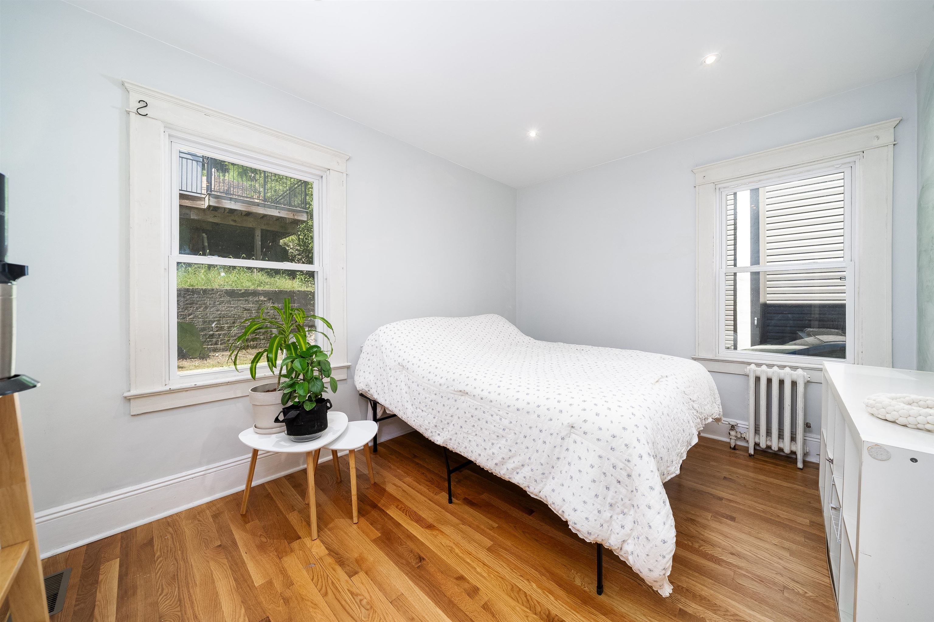 358-360 UNDERCLIFF AVE