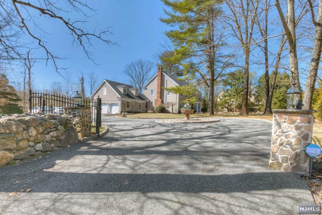 834 Ewing Avenue