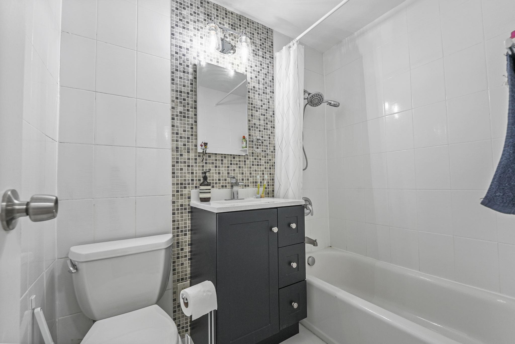 6515 BLVD EAST Unit: 10E
