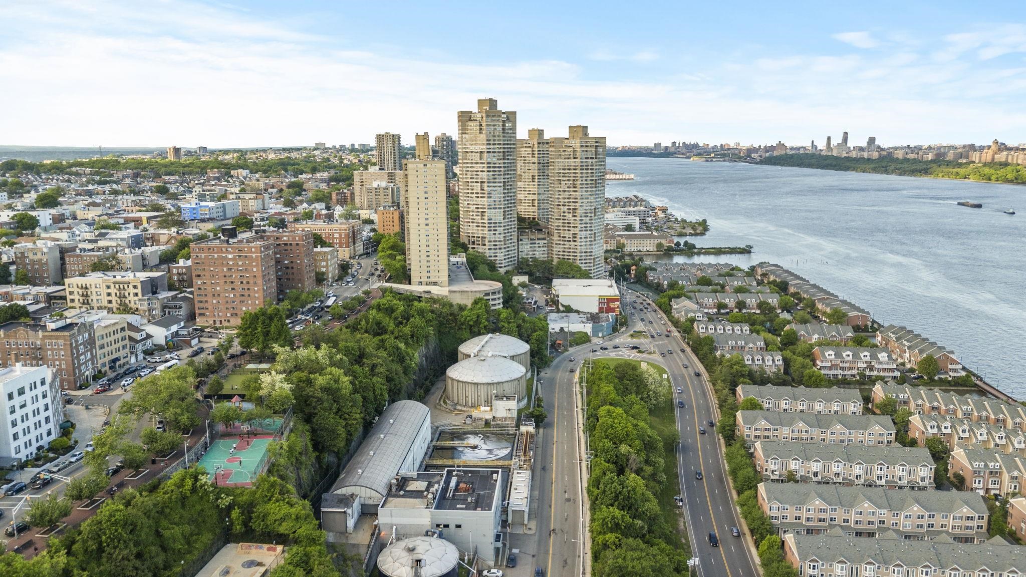 6515 BLVD EAST Unit: 10E