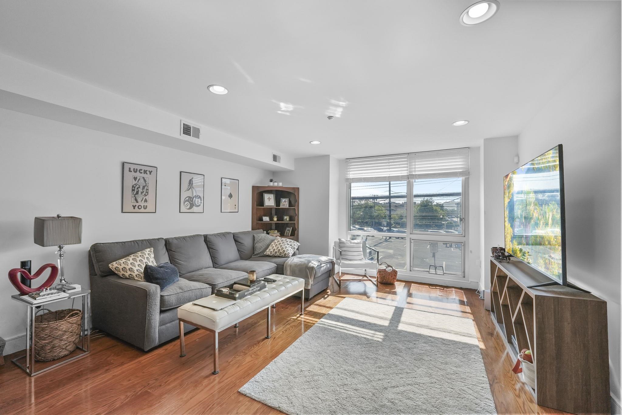8917 RIVER RD Unit: 1