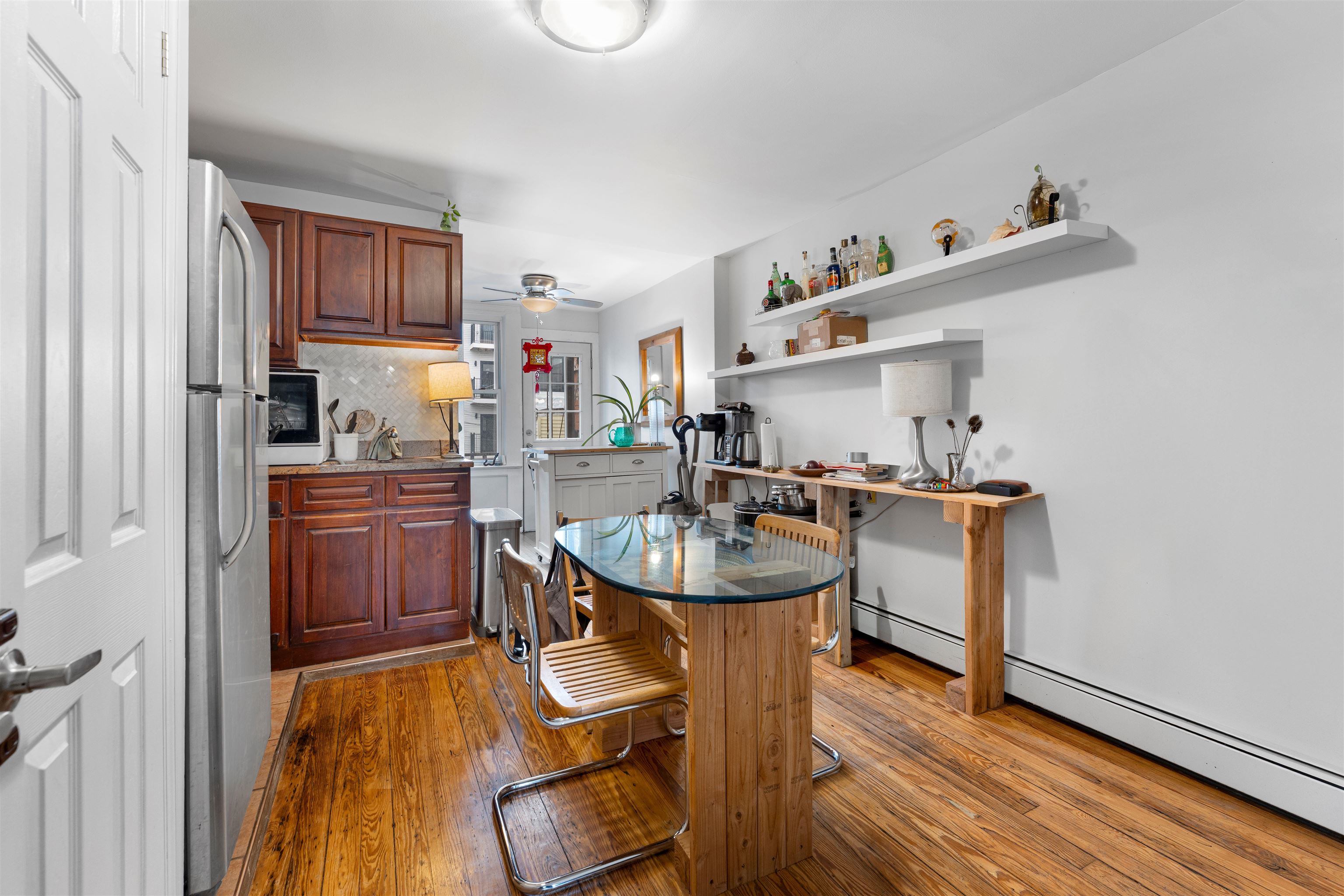 325.5 4TH ST Unit: 2
