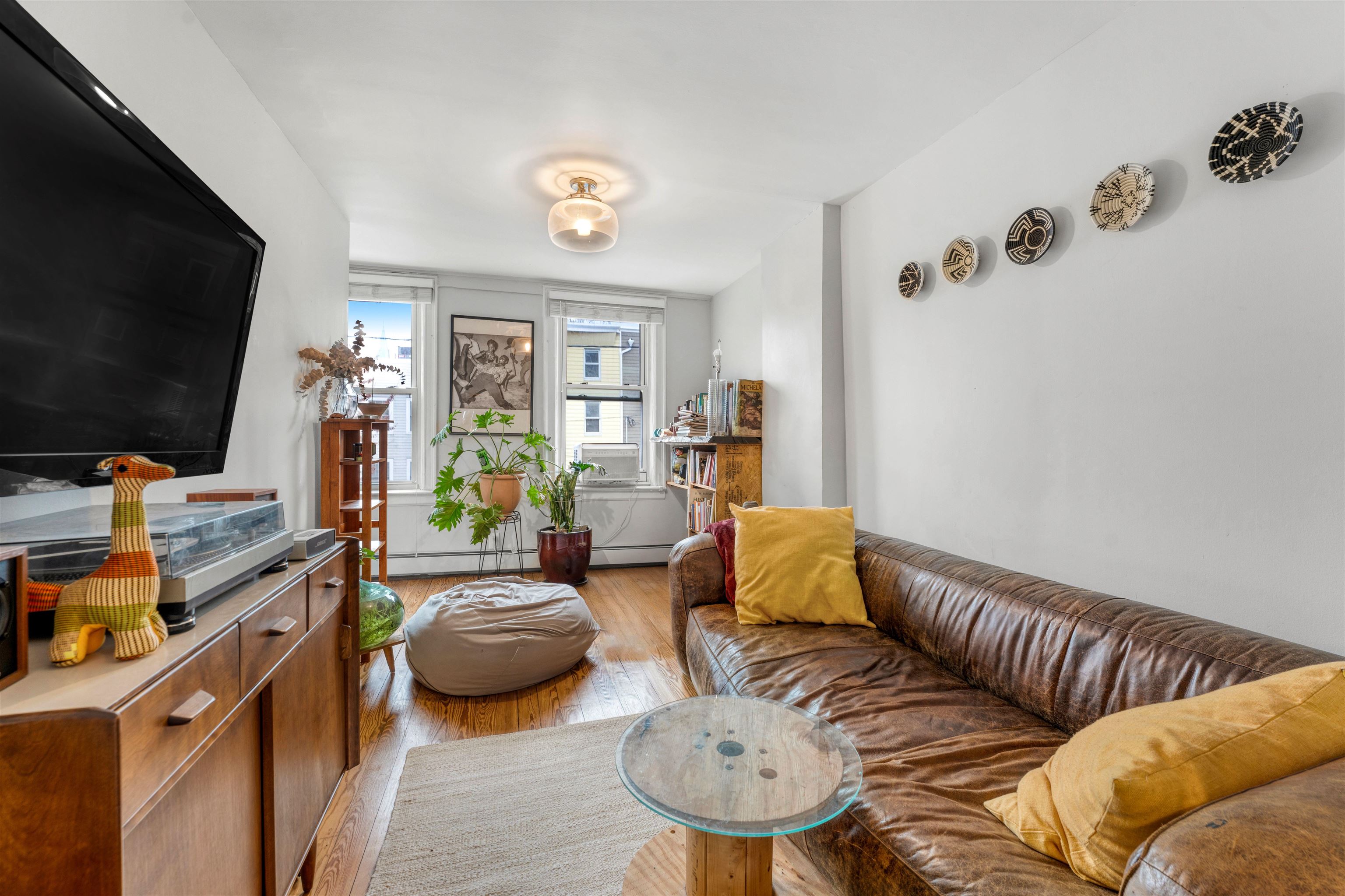 325.5 4TH ST Unit: 2