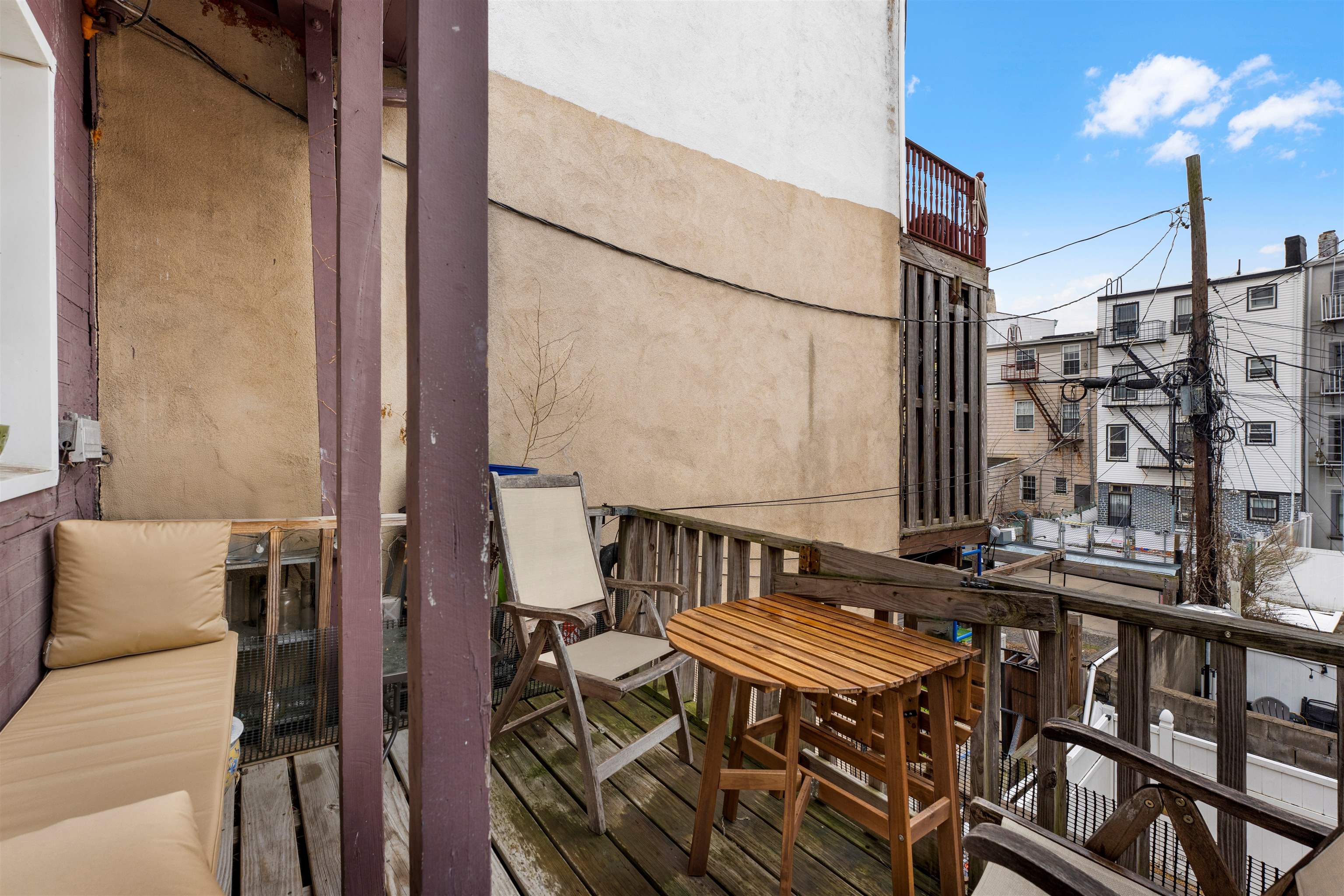 325.5 4TH ST Unit: 2