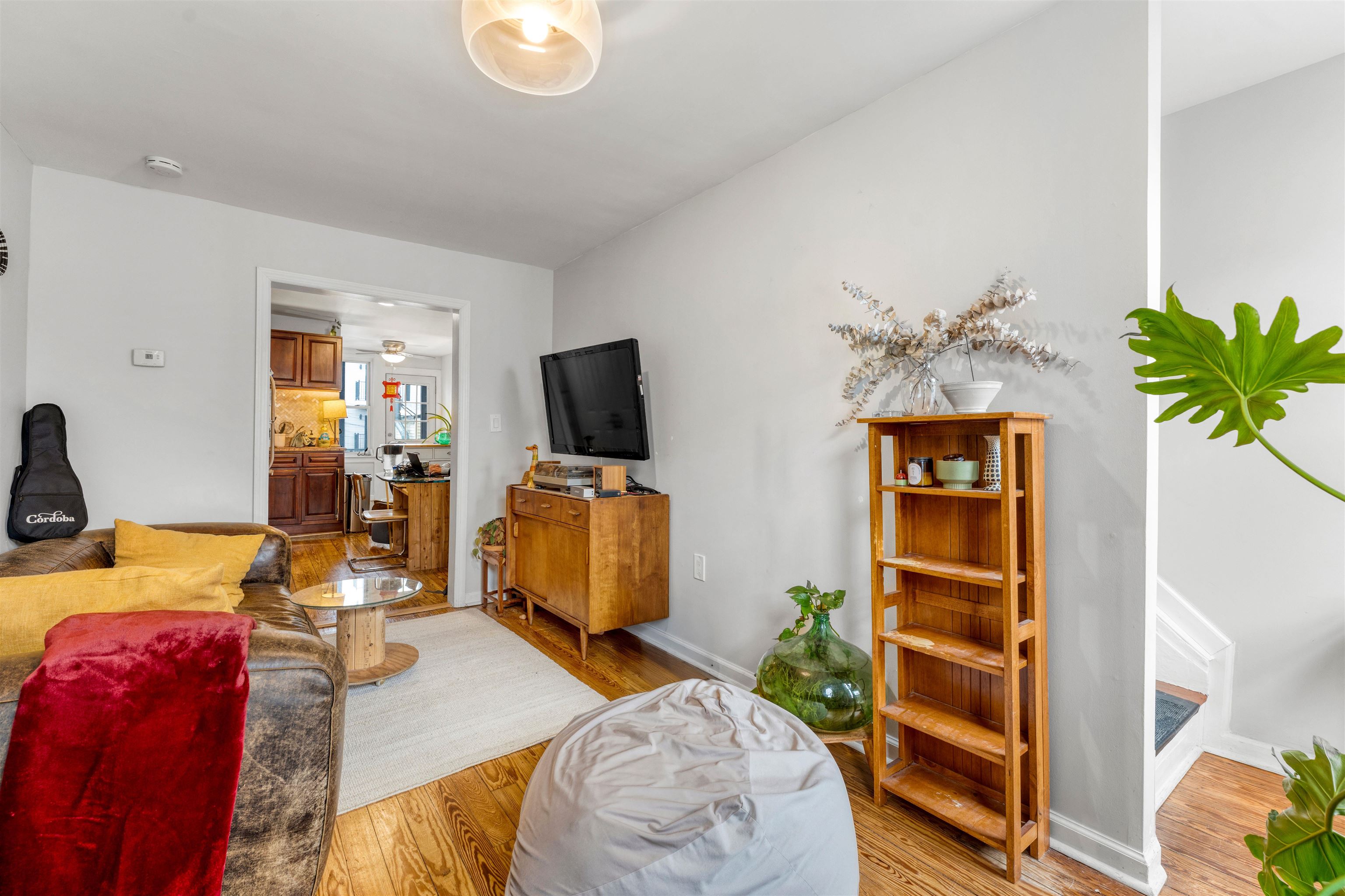 325.5 4TH ST Unit: 2