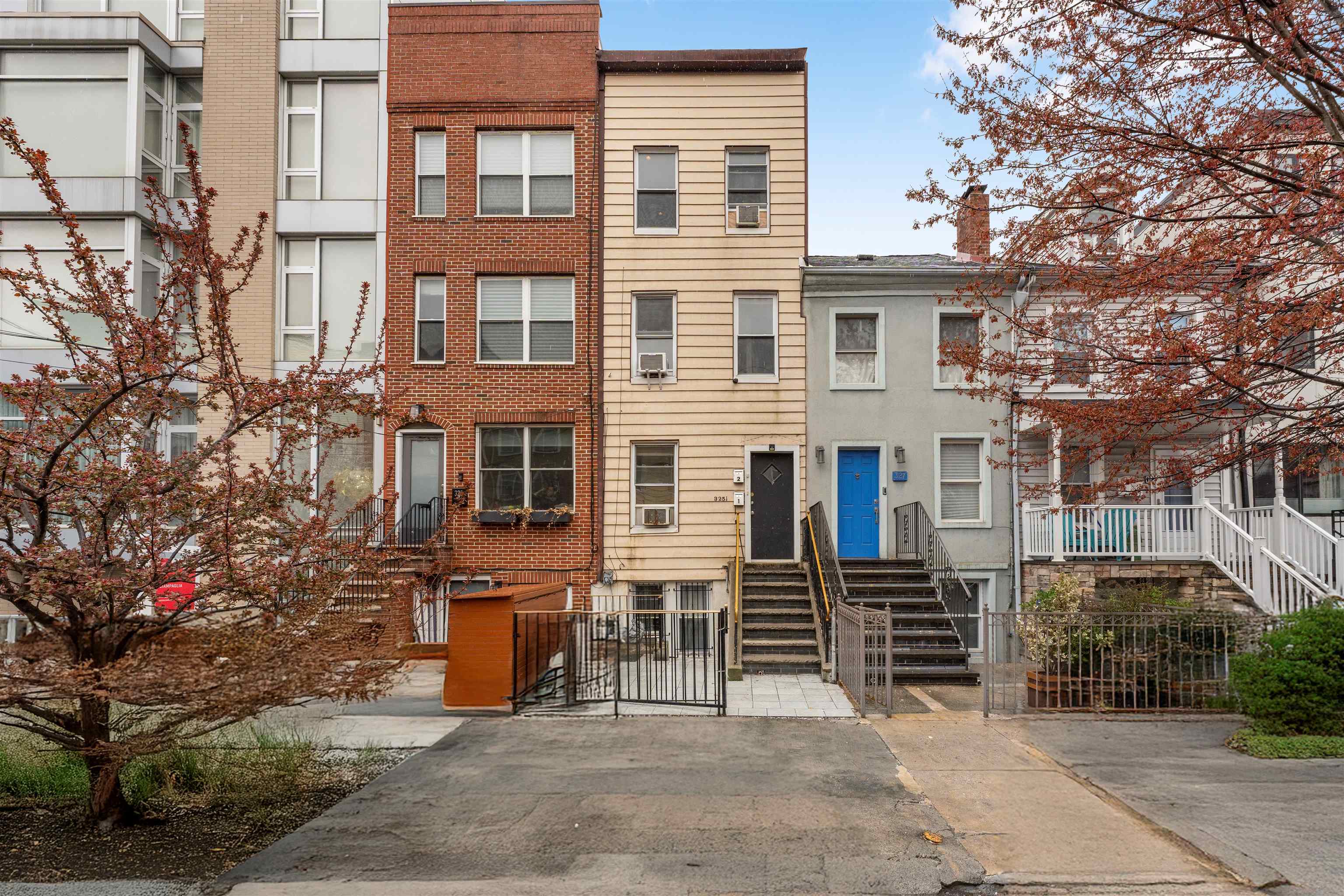 325.5 4TH ST Unit: 2
