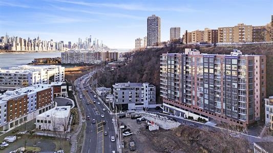 8701 CHURCHILL RD Unit: 1401