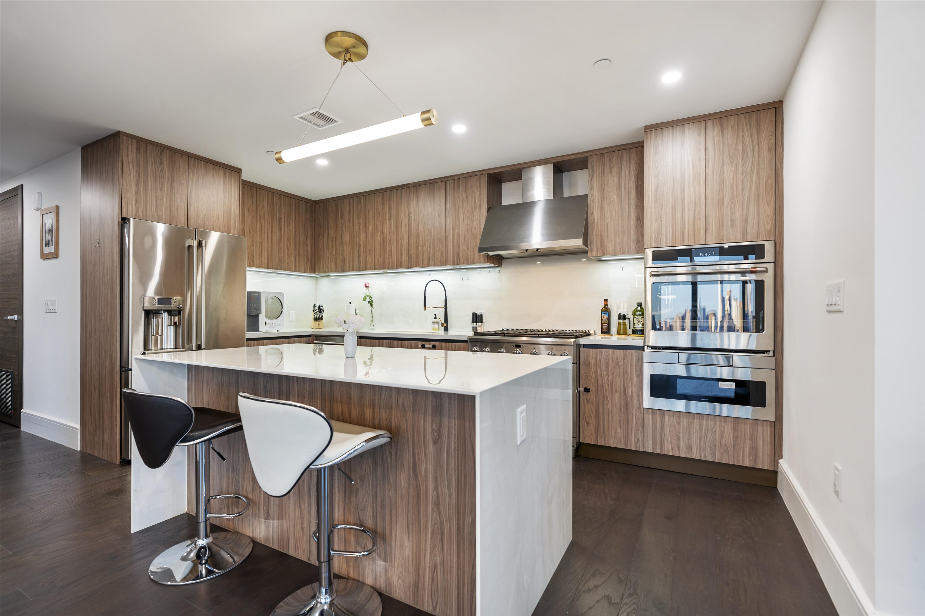 8701 CHURCHILL RD Unit: 1401