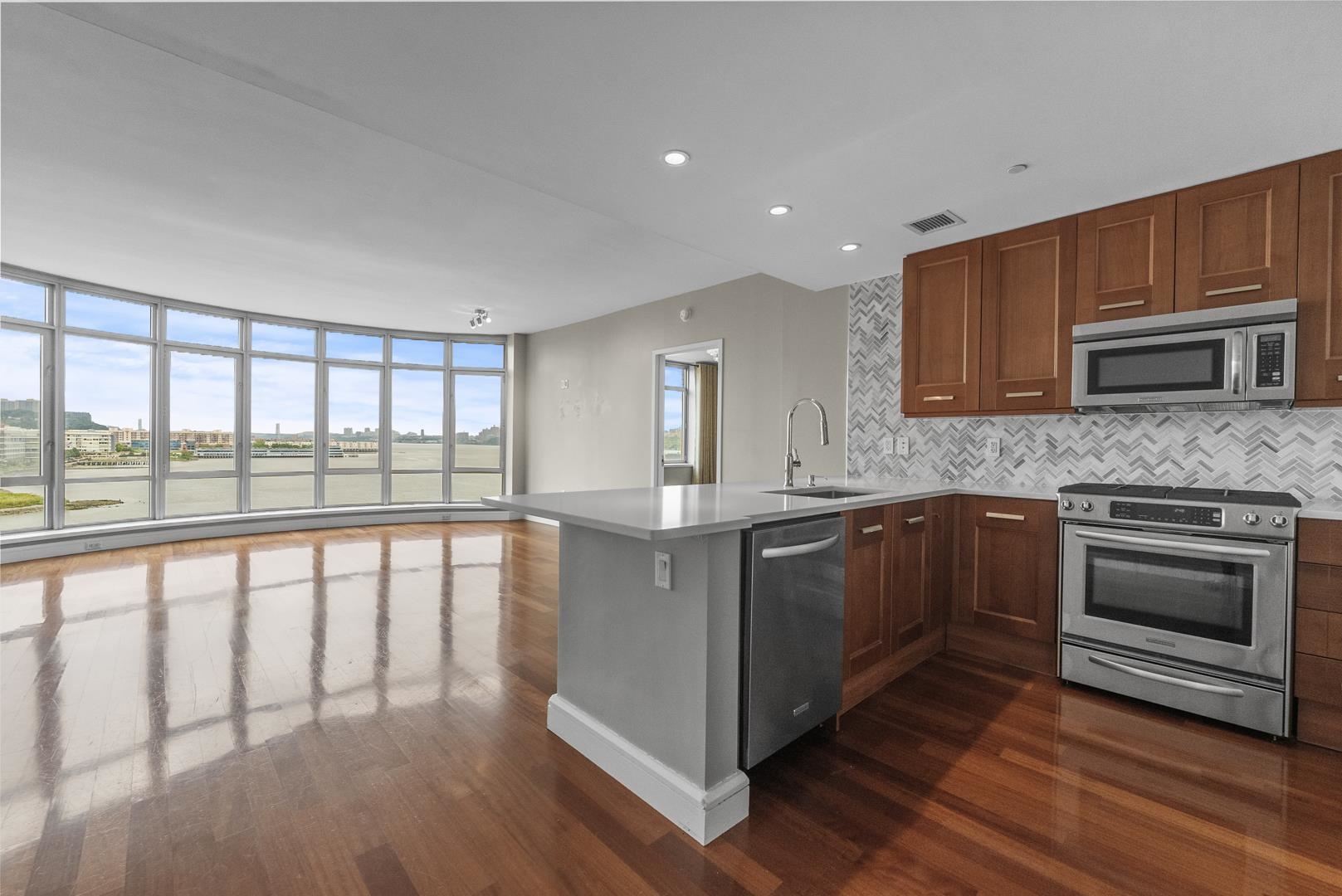 8100 RIVER RD Unit: 715
