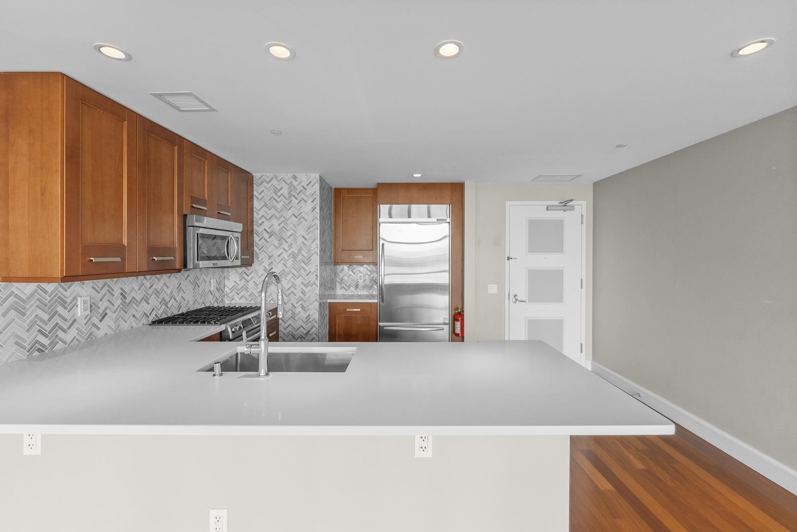 8100 RIVER RD Unit: 715