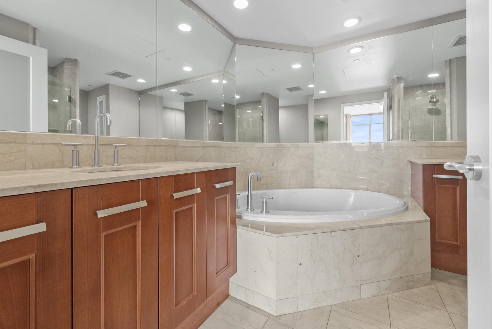 8100 RIVER RD Unit: 715