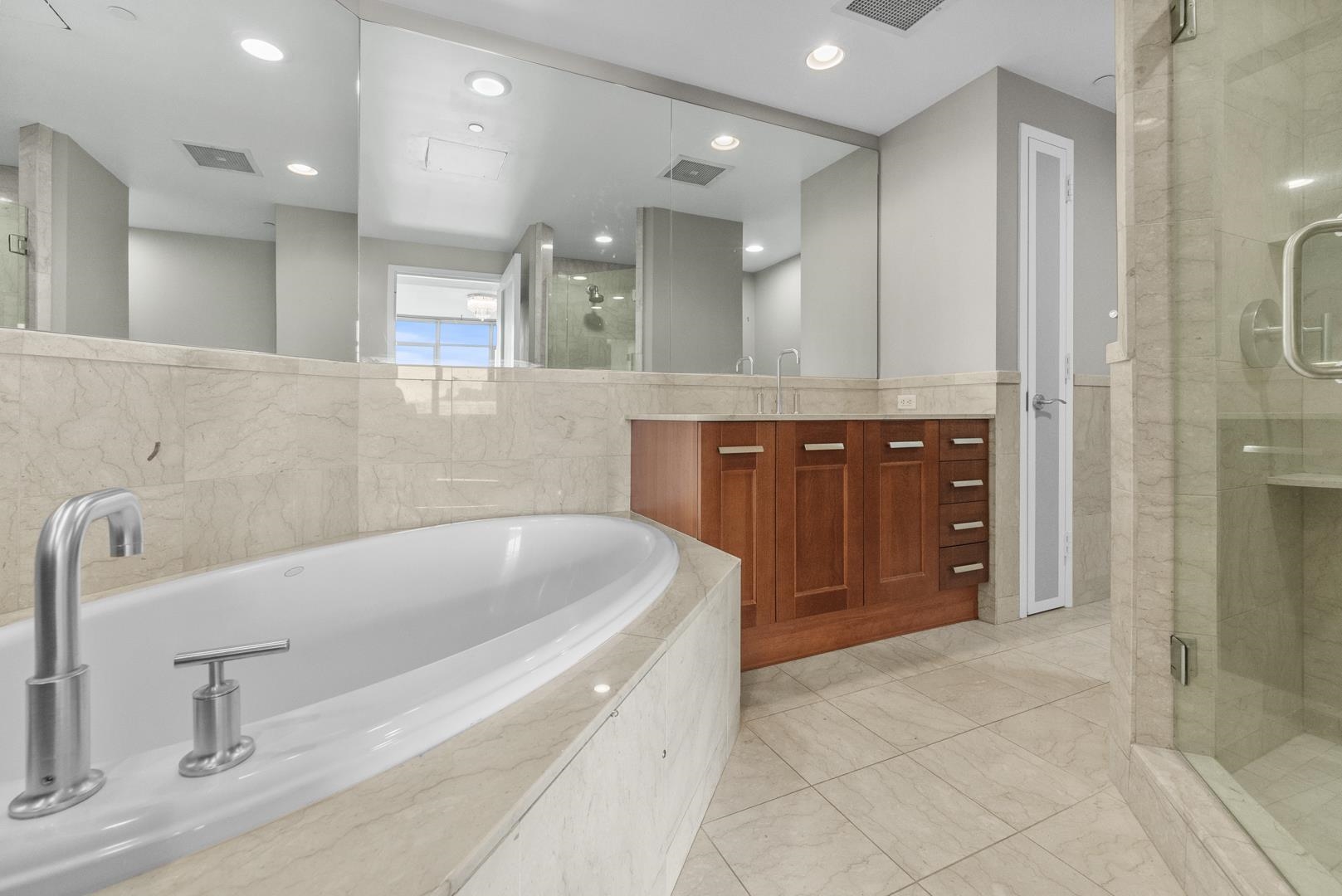 8100 RIVER RD Unit: 715