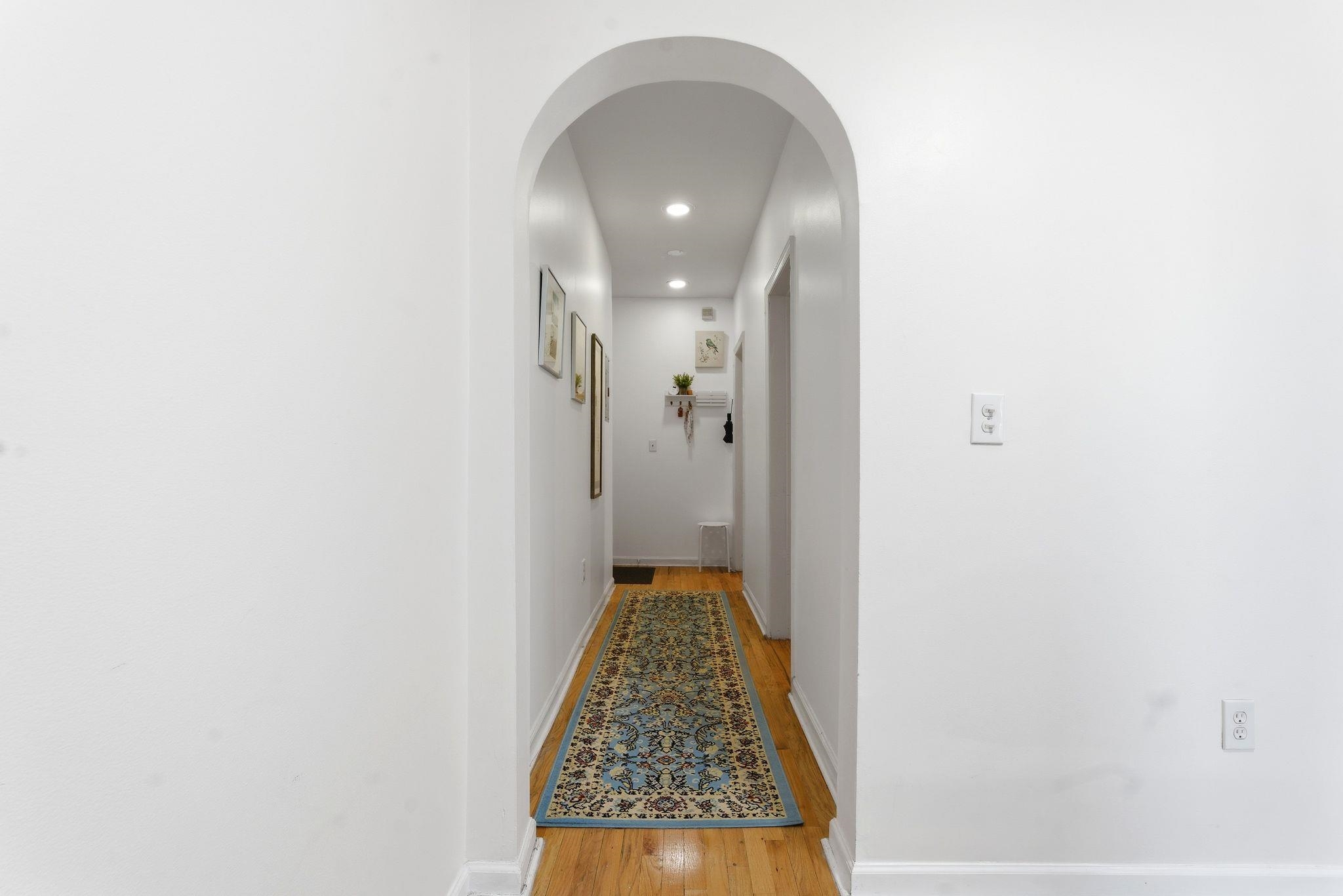883 BLVD EAST Unit: 1F